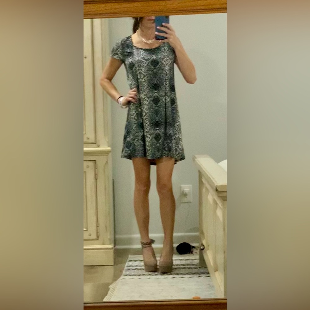 Short grey animal print dress